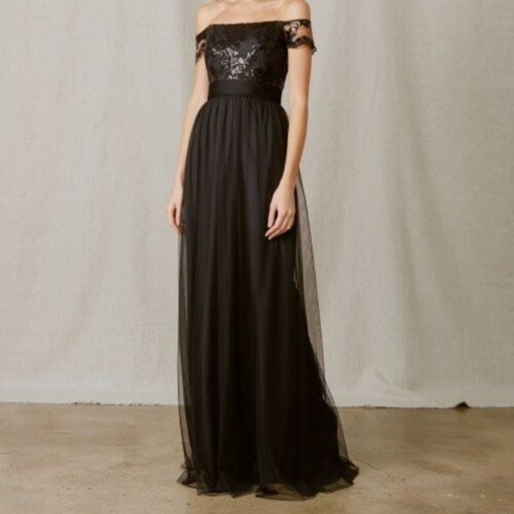 Elegant Off-Shoulder Black Lace Evening Gown